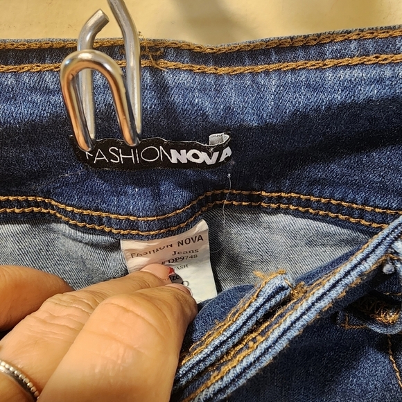 Fashion Nova High-Waisted Skinny Jeans Size 7/28 - Picture 10 of 11
